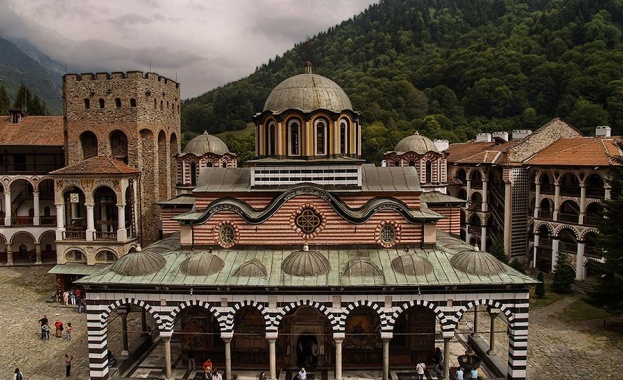 Пътят до Рилския манастир става все по опасен заради свлачища Срутвания