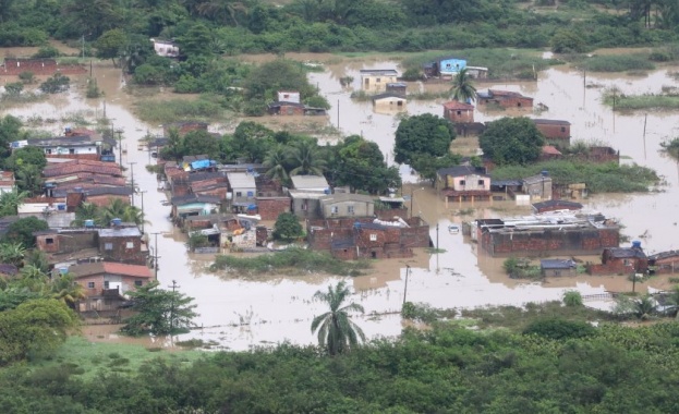 Вече са потвърдени 91 жертви при наводненията в североизточния бразилски