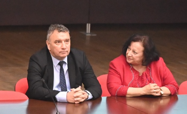 Проф. Д. Димитров: Подкрепям искането на синдикатите за незабавно изплащане на задържаните 20 млн. за висшите училища 