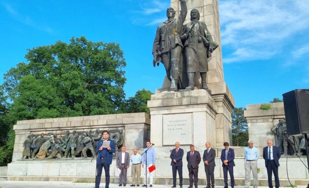 На тържественото честване на 2 ри юни БСП София показа