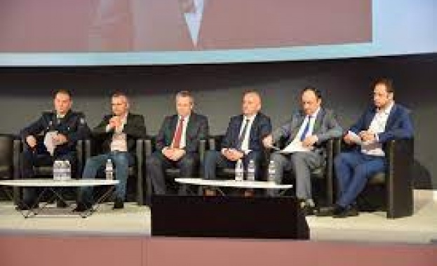 Предвижда да бъдат изградени 160 зарядни станции по първокласната пътна