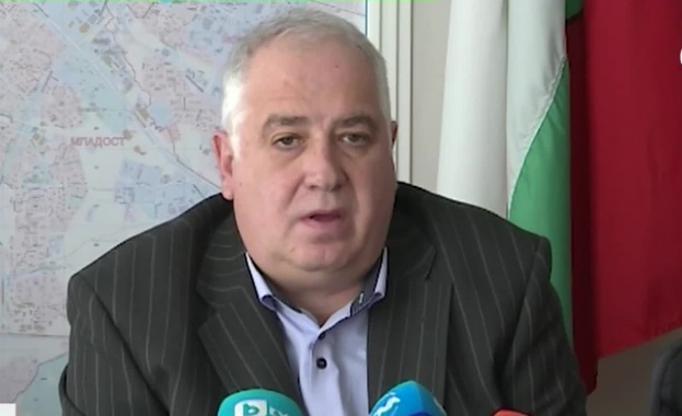 Вчера областният управител на София град Иван Кючуков първо забрани