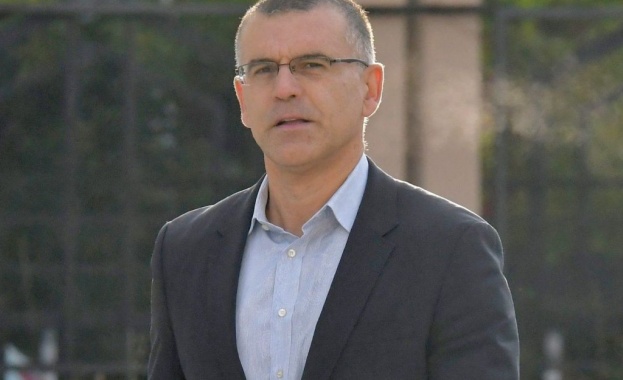 Много умен ход на служебния министър да каже Ето бюджета