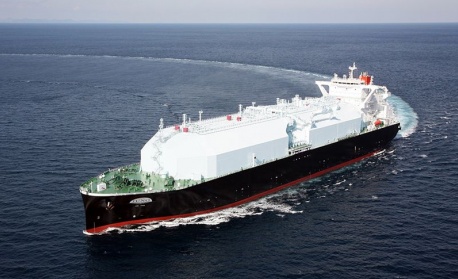 След двумесечна блокада: Първият танкер за втечнен природен газ премина през Ормузкия проток