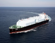 След двумесечна блокада: Първият танкер за втечнен природен газ премина през Ормузкия проток