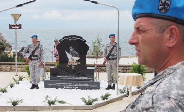 Паметна плоча посветена на загиналия край Шабла военен пилот Валентин