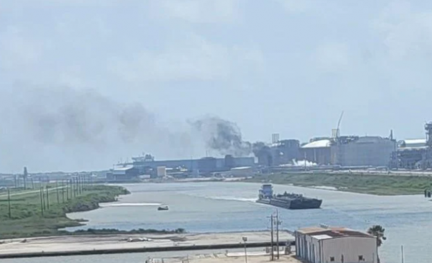 Експлозия затвори голям терминал за износ на втечнен природен газ