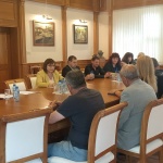 Министър Нинова договори увеличение на заплатите във ВМЗ Сопот