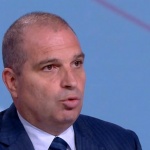 Вицепремиерът Гроздан Караджов ще подпише договорите за пътнически жп превози в страната