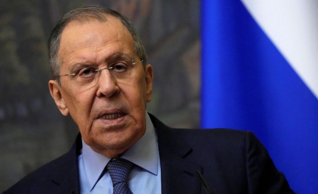 На фона на засилващите се санкции срещу Русия външният министър