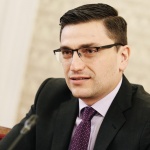 Това е поведение на един мъртъв политик 