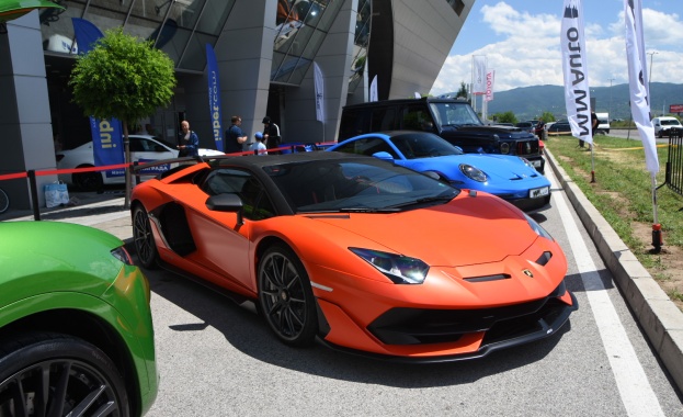 Първото в България изложение за луксозни и спортни автомобили