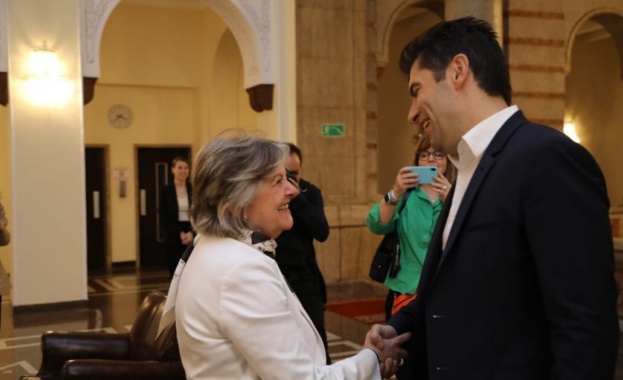 Министър председателят Кирил Петков проведе среща с европейския комисар по въпросите