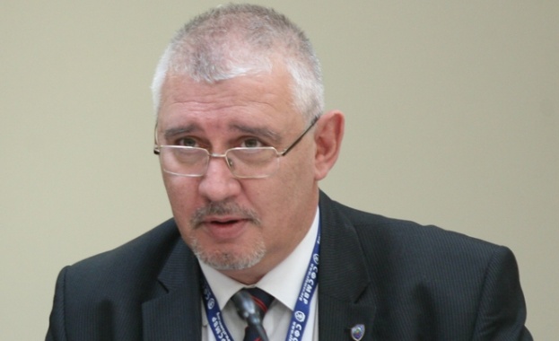  Валентин Попов: Проблемът със заплатите в МВР трябва да бъде решен от политиците