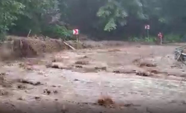 Продължава работата по разчистването на прохода Петрохан Очаква се днес