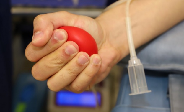 Акция по кръводаряване Дари и спаси живот започва в Международния
