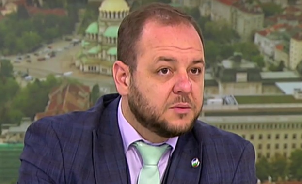 Борислав Сандов: Вероятноста за готово правителство в петък е 50 процента