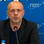 Дончев: Звучи нелепо - да се оттегли Бойко Борисов, за да ми се усмихне Петков