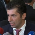 Петков за Радев: Ако си президент на място, свикваш КСНС за Северна Македония