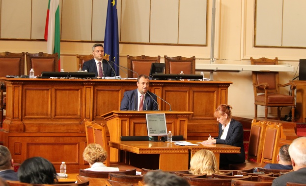 Държавата осигурява тази година безпрецедентна помощ за земеделските производители която