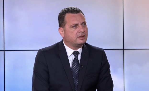 Управляващото мнозинство се разпадна поради интереси Така или иначе имаше