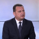 Ченчев: Парламентът подпомага война, вместо българските граждани