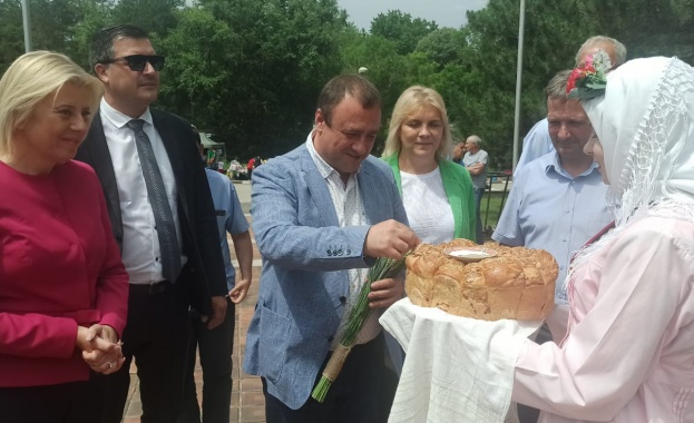 Работим усилено да наваксаме в тежката обстановка Ако новото мнозинство