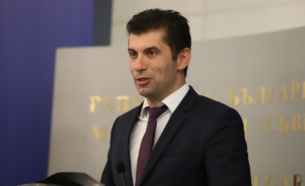 Бившият премиер Кирил Петков завежда дело срещу друг бивш премиер
