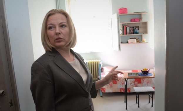 Министър Йорданова: Много случаи на домашно насилие превръщат жертвите в престъпници