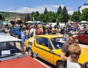 130 ретро коли дефилираха днес в Перник 