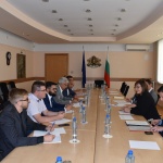  Вицепремиерът Нинова: Колективните искове за обезщетения ще са безплатни за потребителите