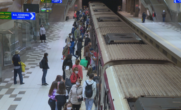Няма да поскъпва еднократният билет за метрото В това увери