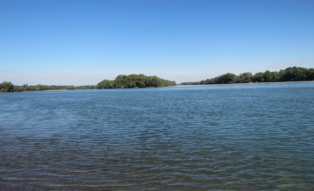 Критично ниско е нивото на река Дунав край Русе В