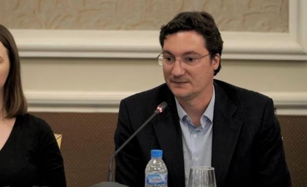 Крум Зарков инициира разговор за прогресивното данъчно облагане в Народното събрание 