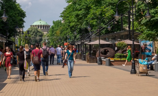 Първият ден на юли ще е горещ и слънчев почти