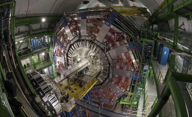 Физиците откриха нов разпад на Хигс бозона който разкрива леко