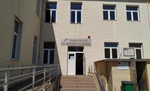 Безжизненото тяло на 19 годишен младеж е открито в двора на