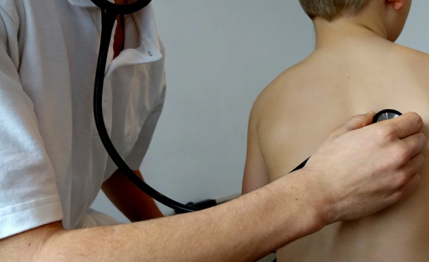 Деца с тежки гръбначни изкривявания и риск от частична слепота