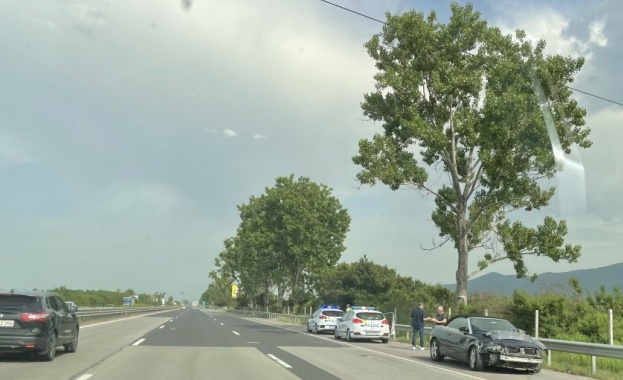 Пътно произшествие доведе до затруднение на движението в двете посоки