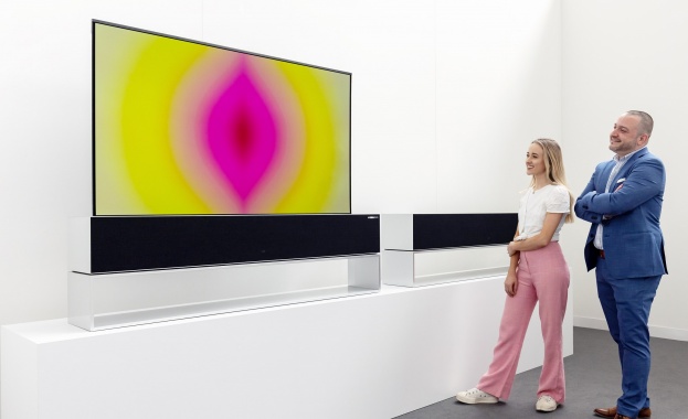 Медийното изкуство на Аниш Капур, представено на своя LG SIGNATURE OLED R в Базел