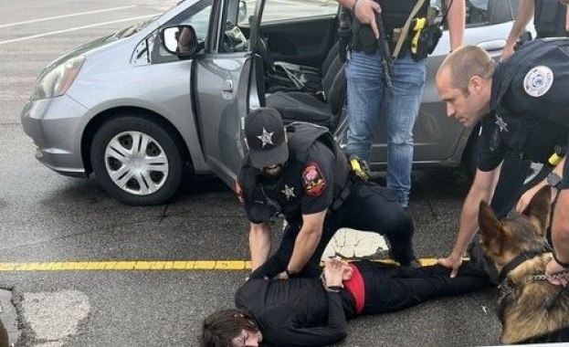 Повдигнаха обвинения на стрелеца от чикагското предградие за убийството на