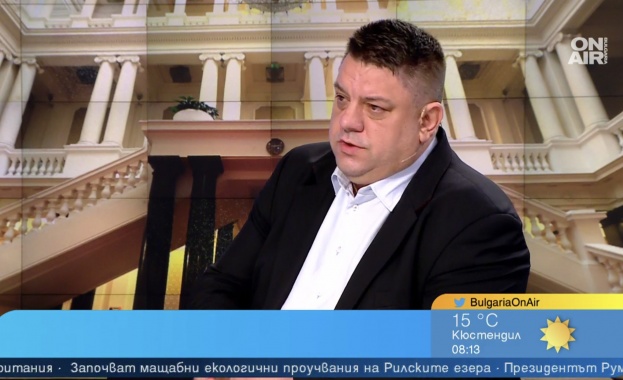 Преговорният екип вчера работи до късно и в следствие на