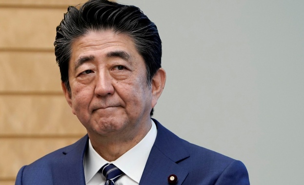 Бившият японски премиер Шиндзо Абе почина от раните си след