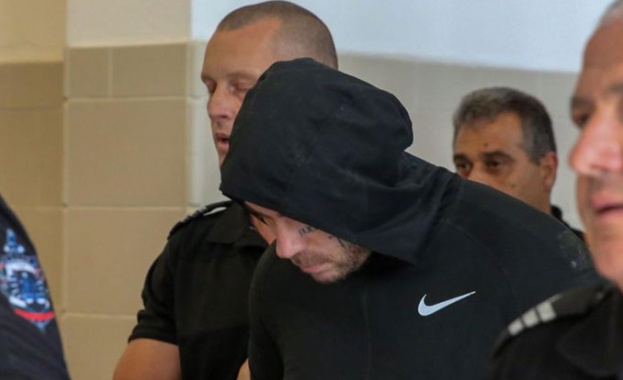 Георги Семерджиев пристигна в съда под засилена охрана заради агресивно