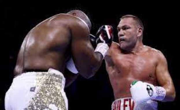 Дерек Чисора победи Кубрат Пулев в двубой в тежка категория