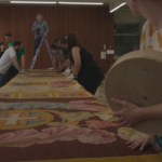 Реставрират ценен килим след пожара в Нотр Дам