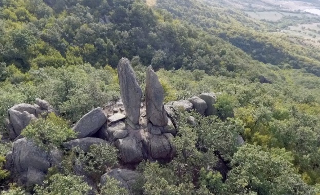 В последните години множество мегалитни паметници в района на Брезово