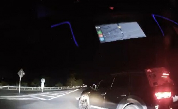 Във фейсбук е публикуван видеоклип с опасно шофиране за който