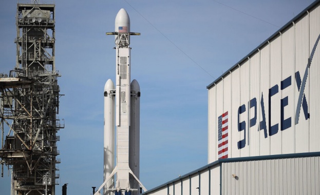 Ракетата носител разработена от компанията SpaceX на американския предприемач Илон