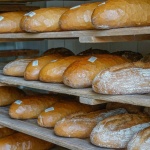 КНСБ с проучване: Цената на хляба е намаляла слабо